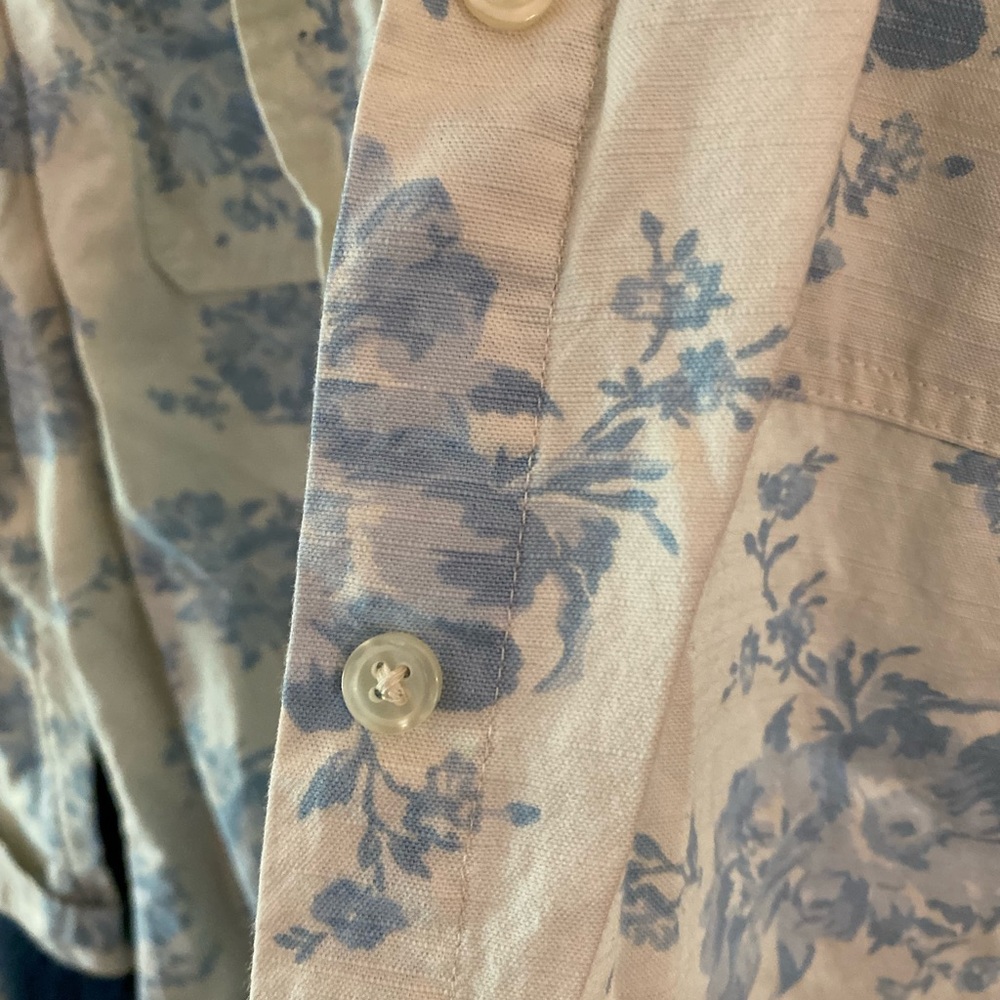 Old navy button up - Picture 4 of 4